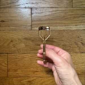 NWOT Hourglass lash curler